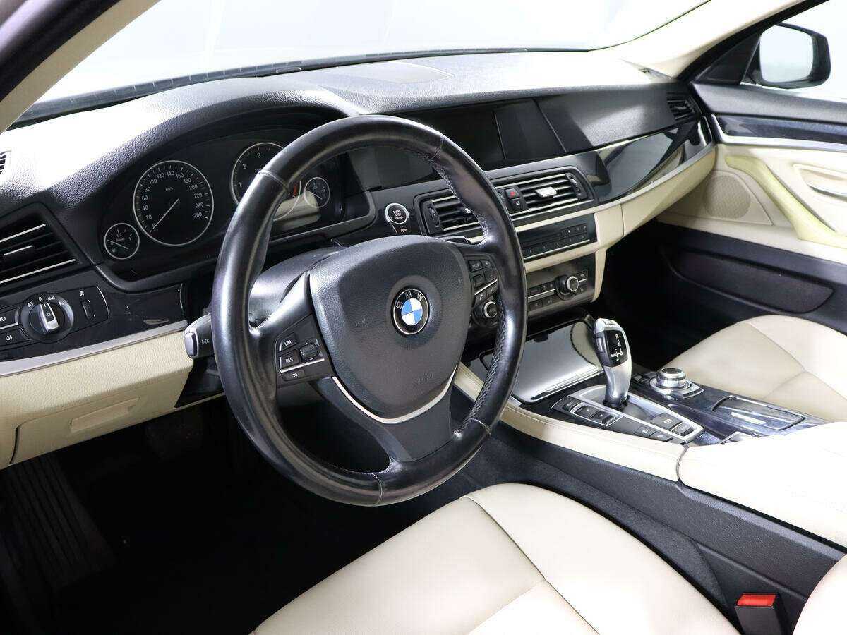 BMW 5 серии 525d xDrive, 2012 Фото №11