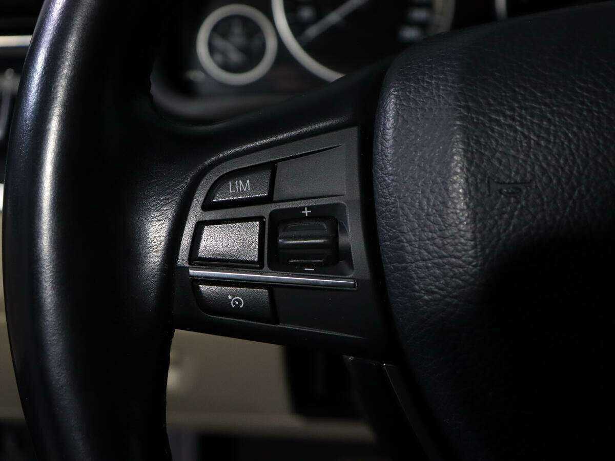 BMW 5 серии 525d xDrive, 2012 Фото №16