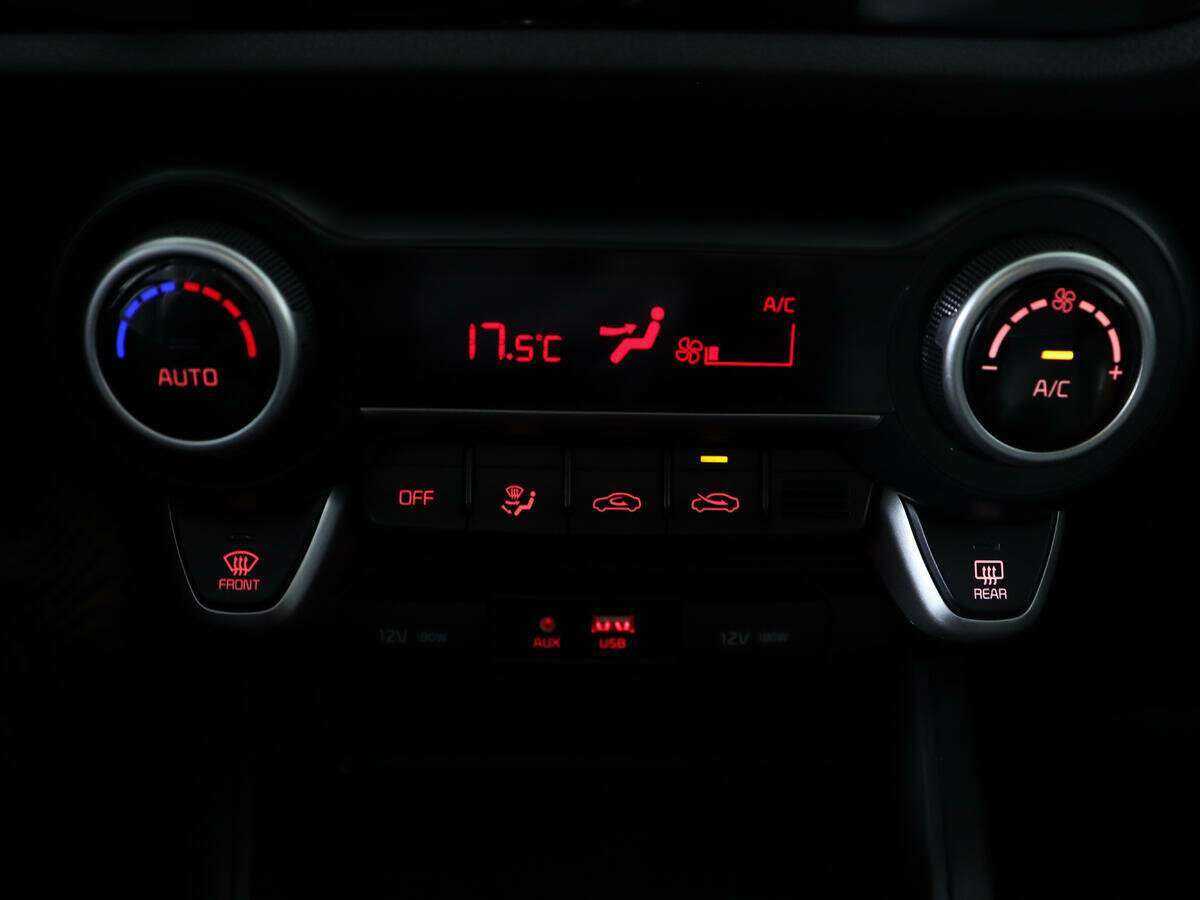 Kia Rio, 2020 Фото №17