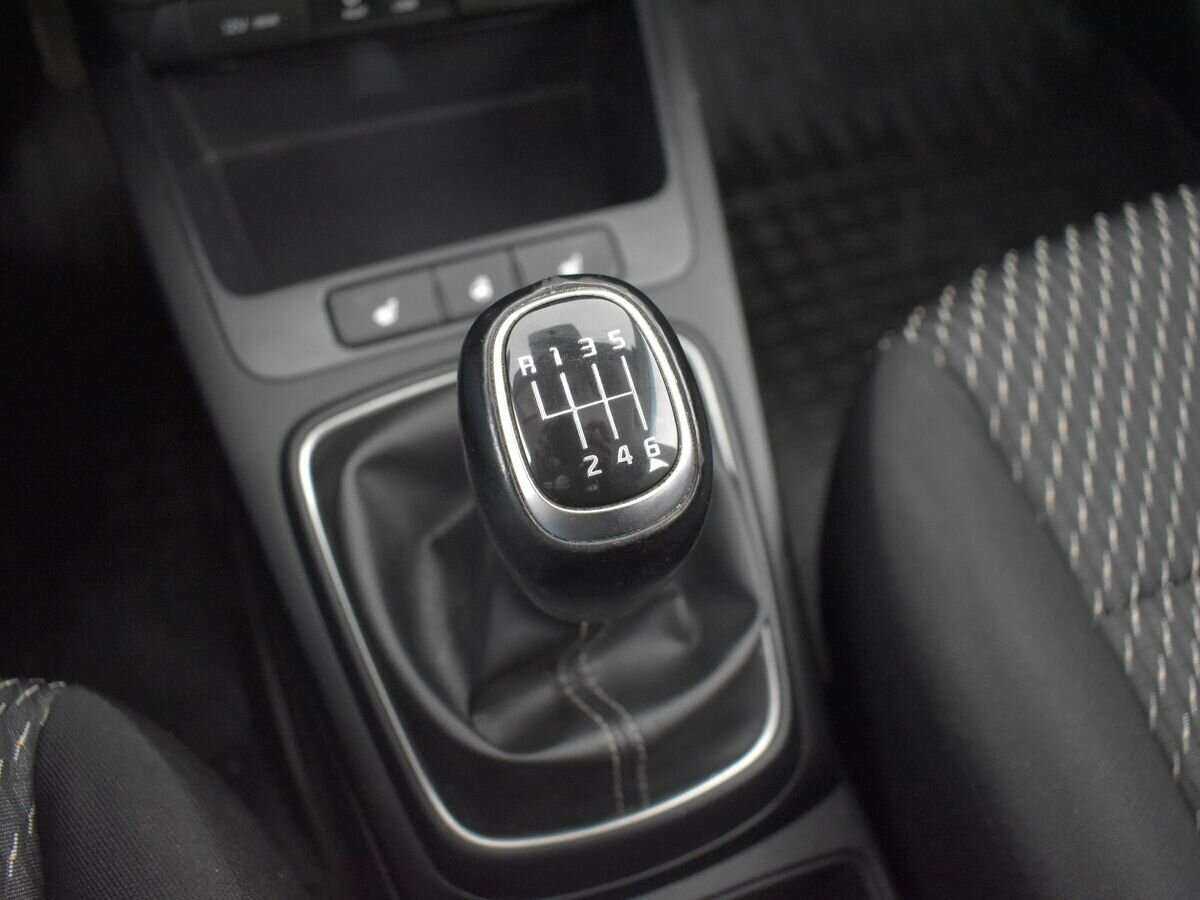 Kia Rio, 2019 Фото №14