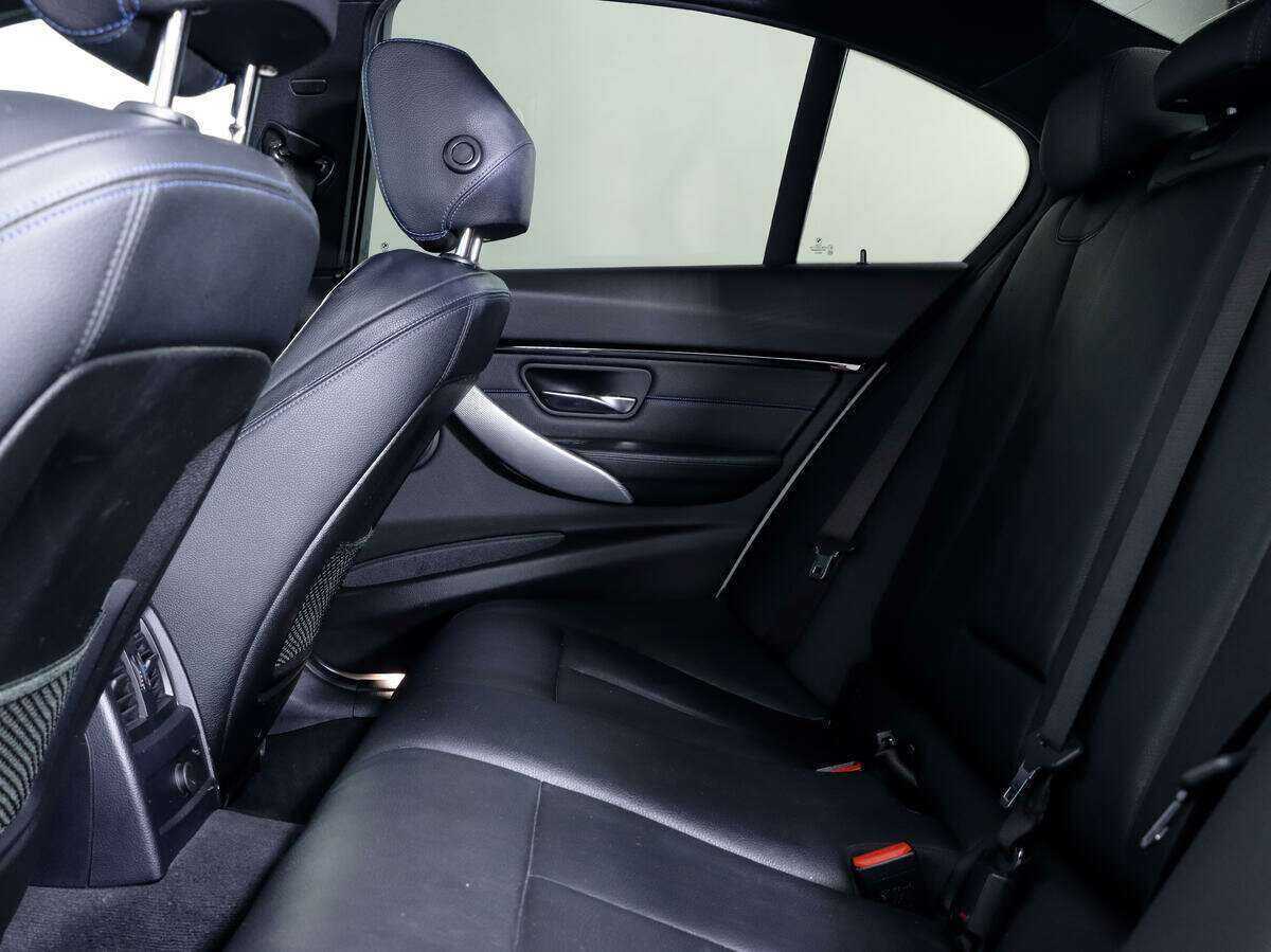 BMW 3 серии 320i xDrive, 2018 Фото №11