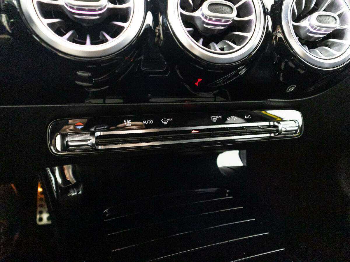 Mercedes-Benz A-Класс 200, 2020 Фото №16