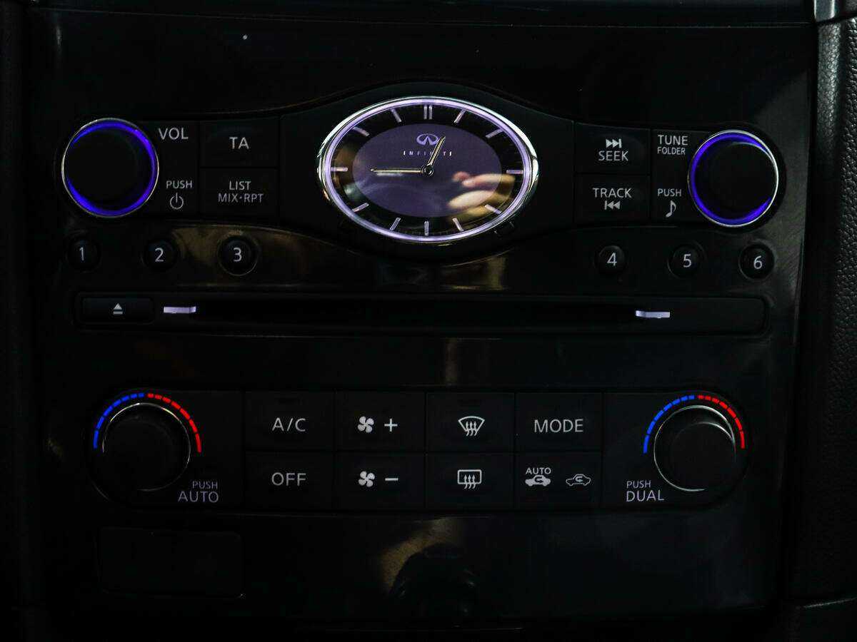 Infiniti FX30d, 2013 Фото №15