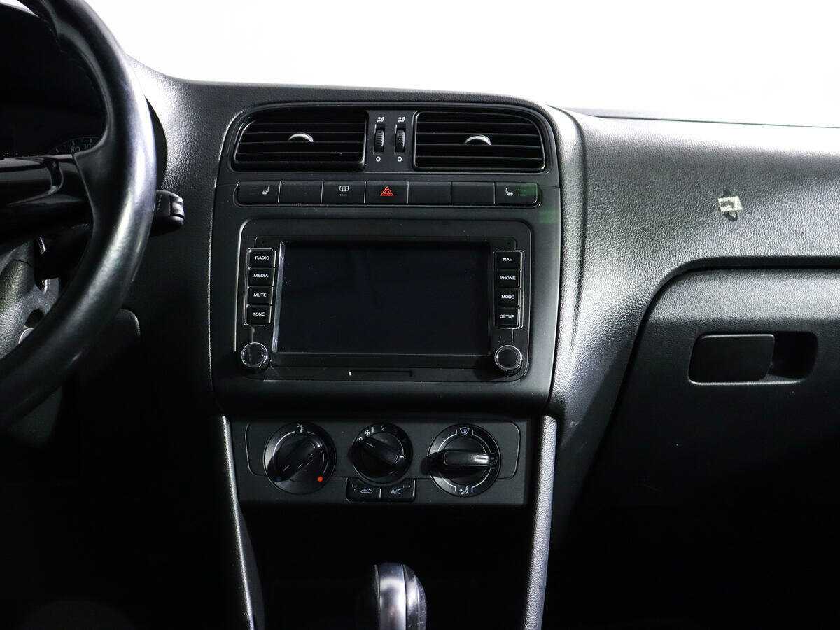 Volkswagen Polo, 2016 Фото №12