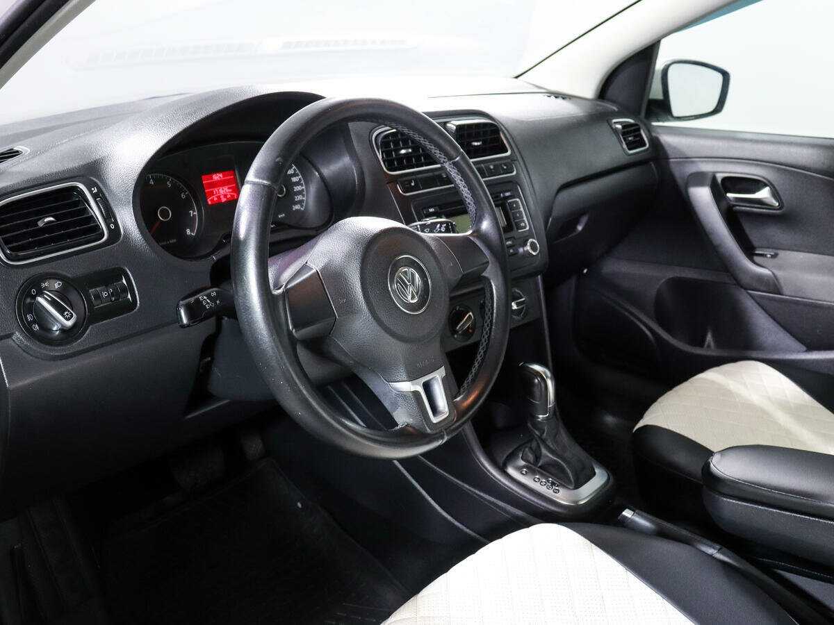 Volkswagen Polo, 2012 Фото №14