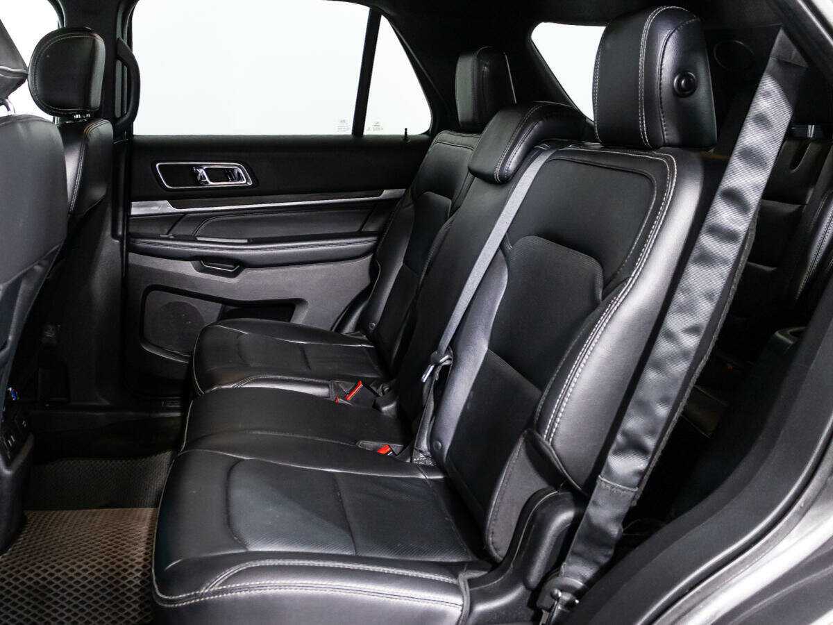 Ford Explorer, 2017 Фото №10