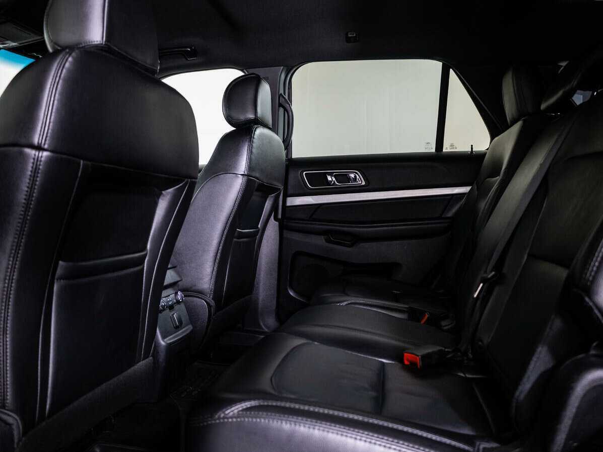 Ford Explorer, 2016 Фото №11