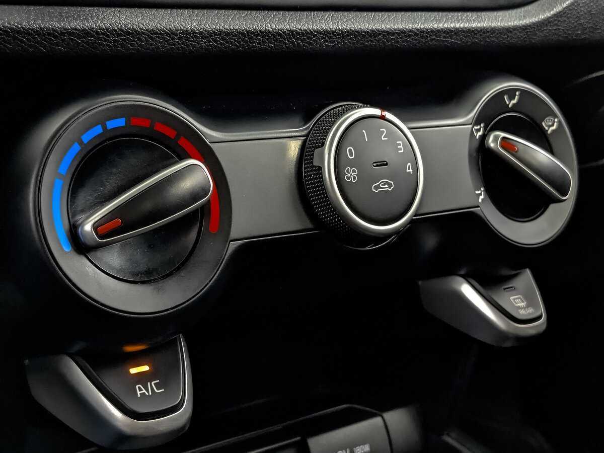 Kia Rio, 2020 Фото №16