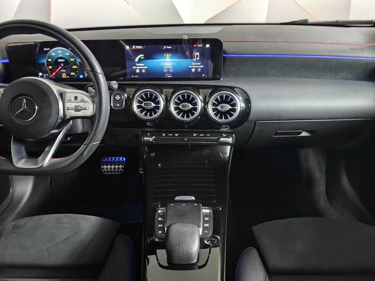 Mercedes-Benz CLA 200, 2020 Фото №11