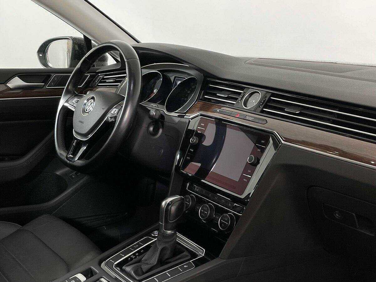 Volkswagen Passat, 2018 - 73 865 км. | Фото №7
