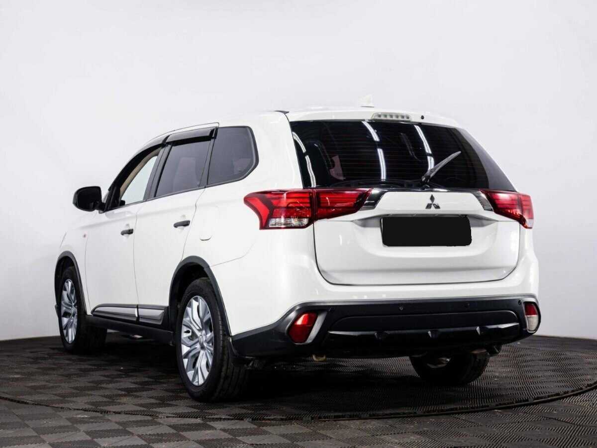 Mitsubishi Outlander, 2018 - 165 115 км. | Фото №4