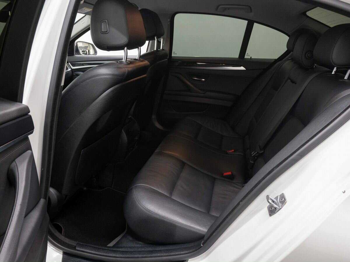 BMW 5 серии 528i xDrive, 2013 Фото №11