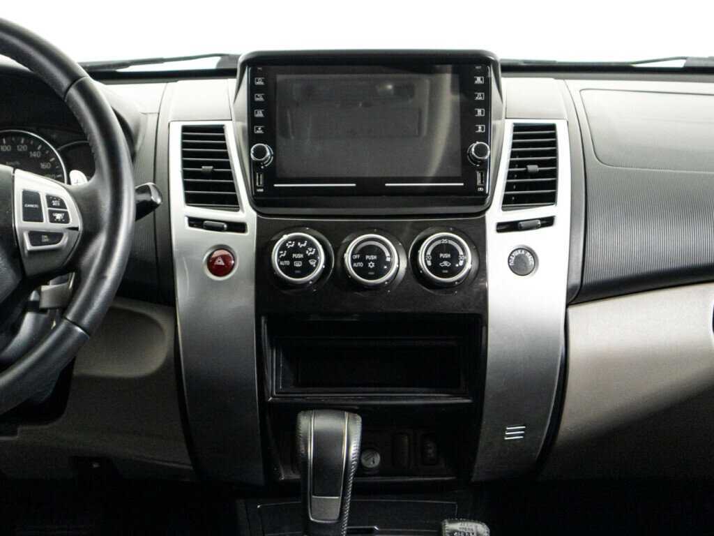 Mitsubishi Pajero Sport, 2014 Фото №14