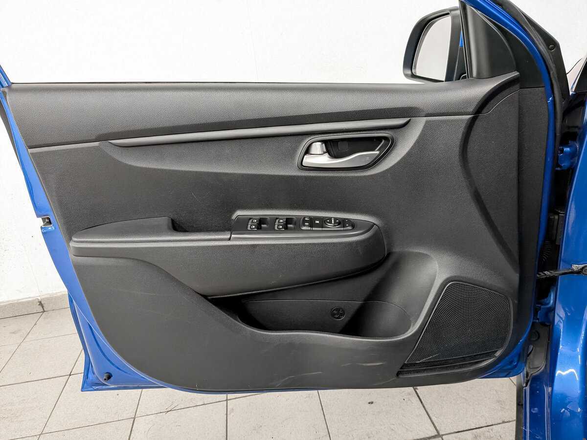 Kia Rio X-Line, 2020 Фото №17