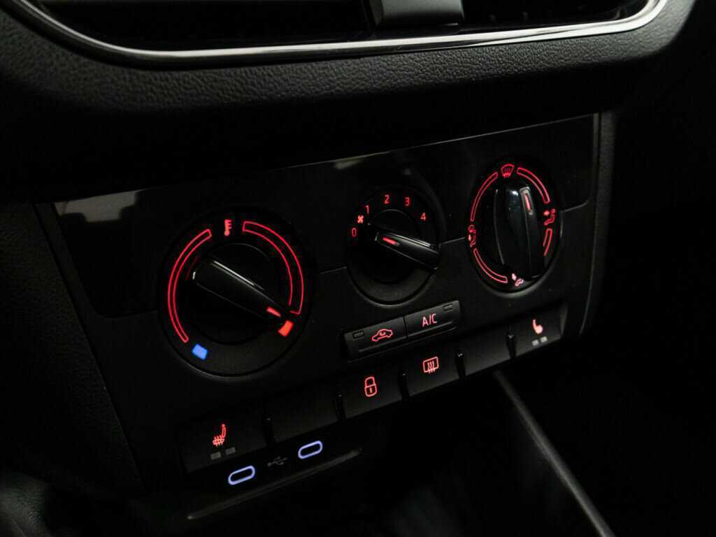 Volkswagen Polo, 2020 Фото №15