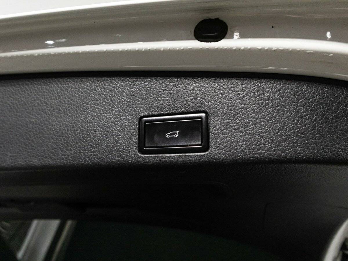 Volkswagen Touareg, 2015 Фото №16