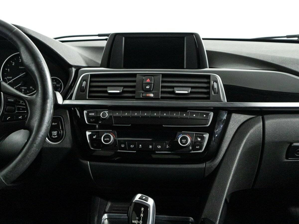 BMW 3 серии 318i, 2018 Фото №14