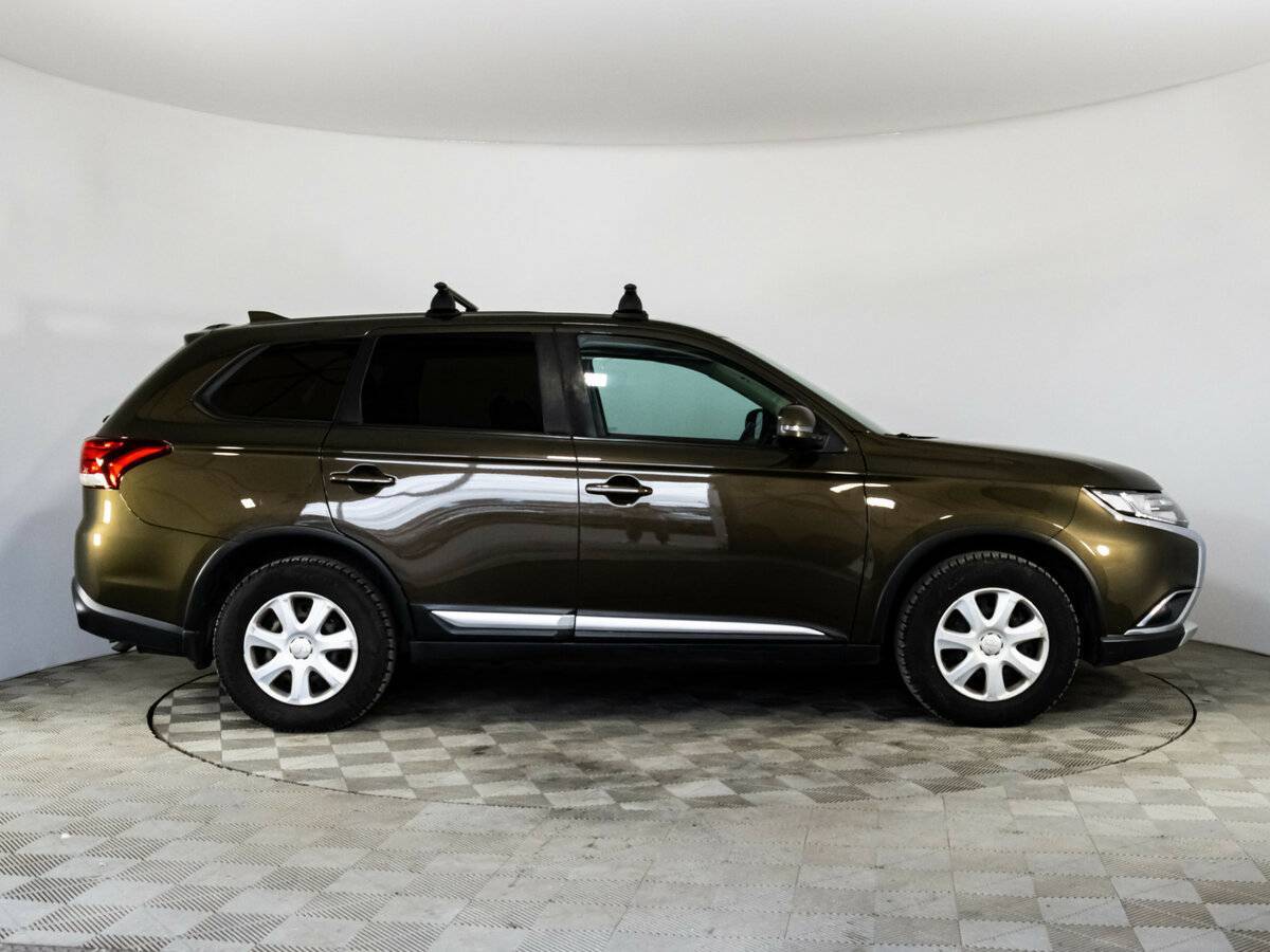 Mitsubishi Outlander, 2018 - 235 934 км. | Фото №4