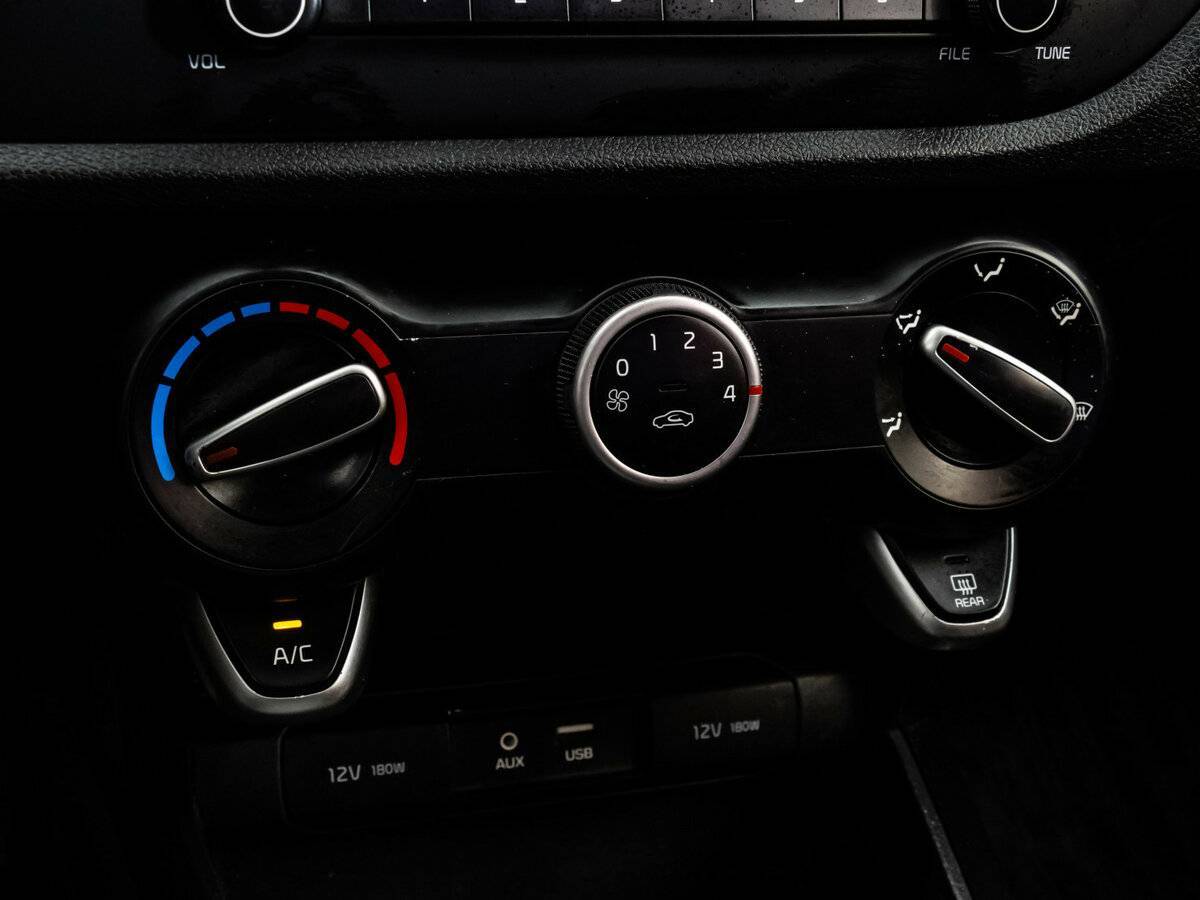 Kia Rio, 2017 Фото №8