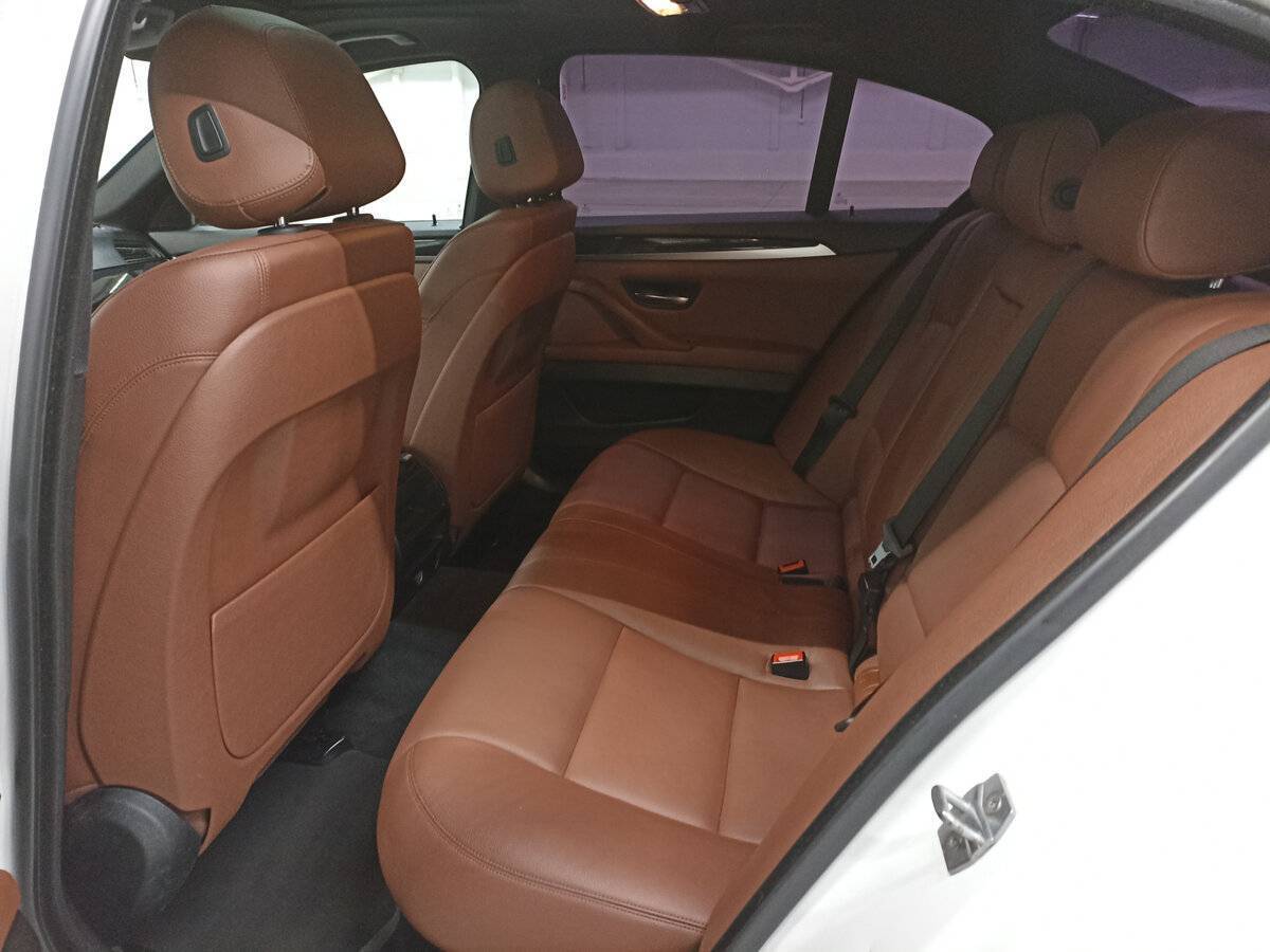 BMW 5 серии 525d xDrive, 2015 Фото №12