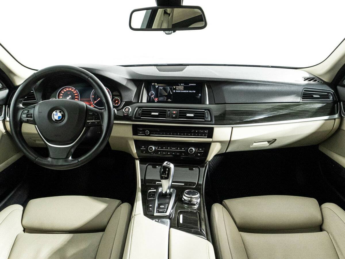 BMW 5 серии 530d xDrive, 2016 Фото №13