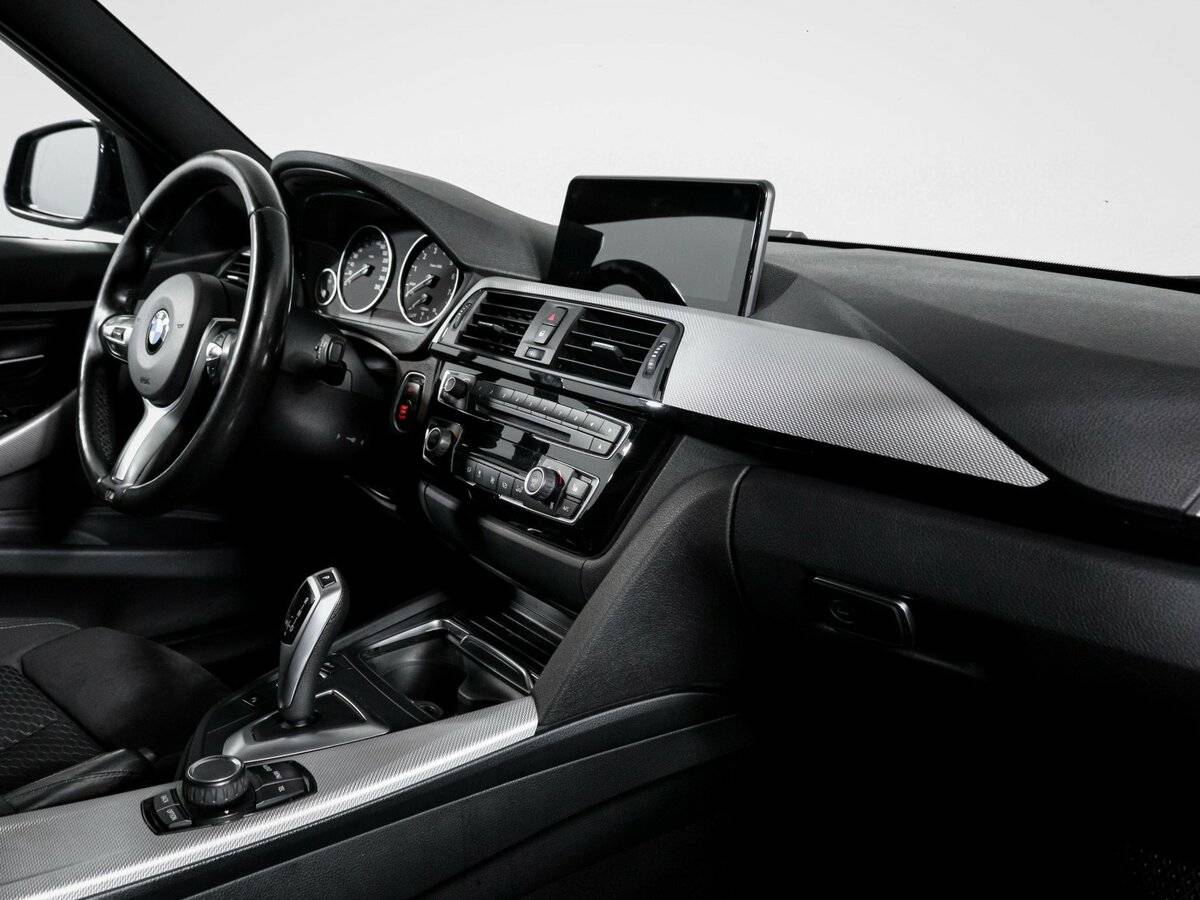 BMW 3 серии 320i xDrive, 2017 Фото №9