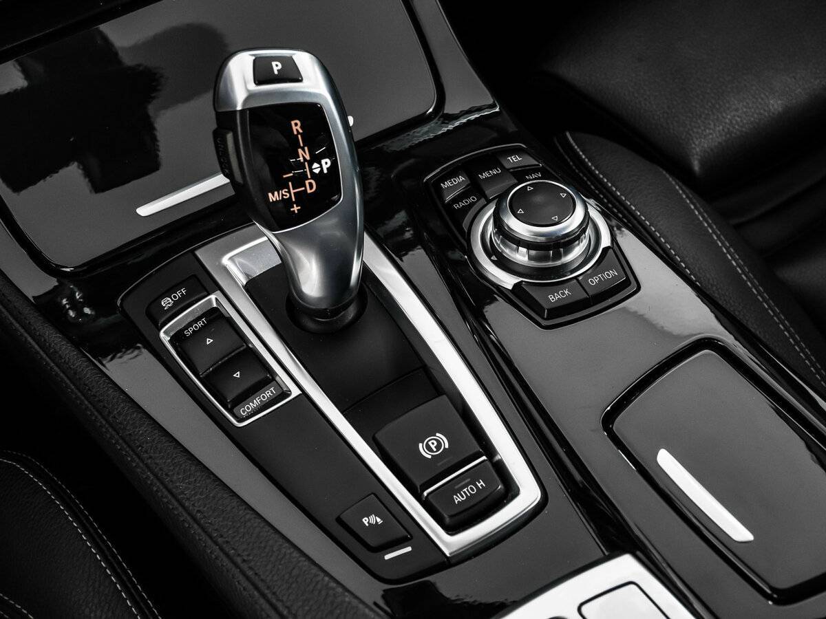 BMW 5 серии 520i, 2015 Фото №16