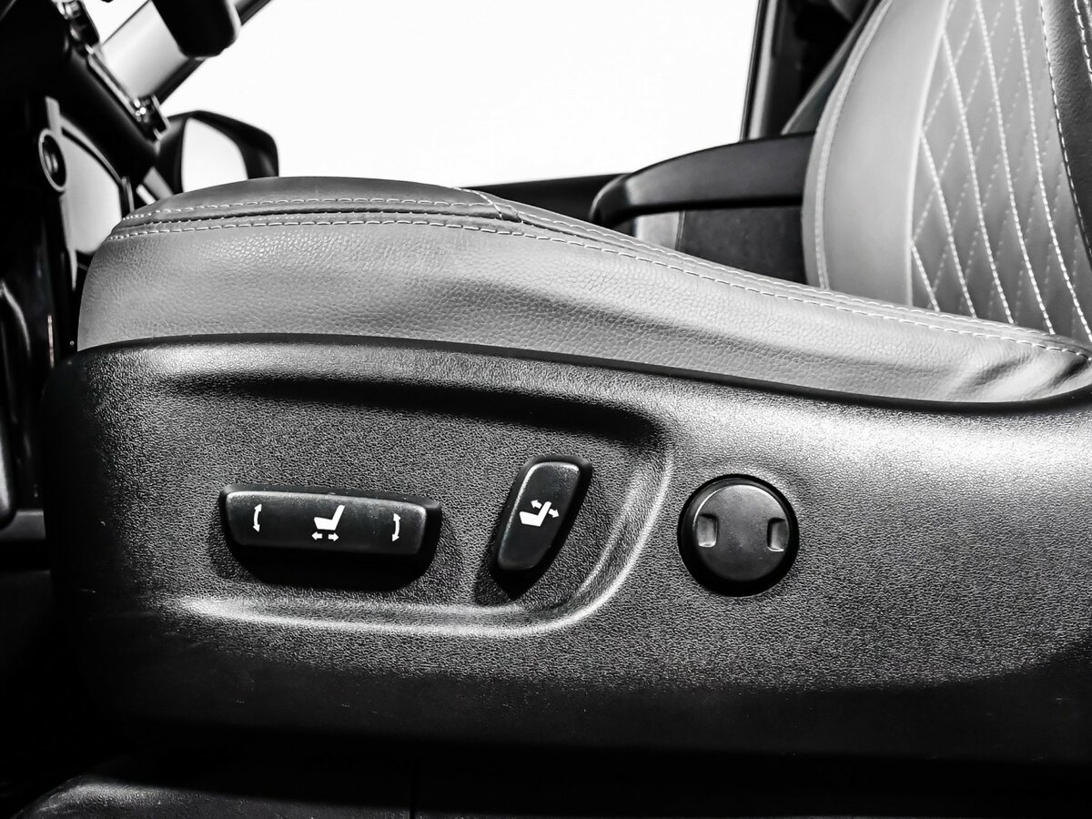 Toyota Land Cruiser Prado 150 Series Рестайлинг 1, 2013 Фото №11