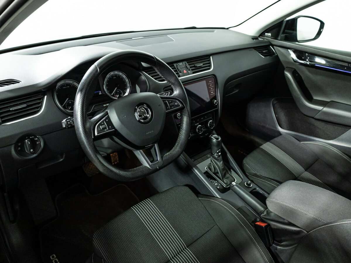 Skoda Octavia III (A7) Рестайлинг, 2017 Фото №11