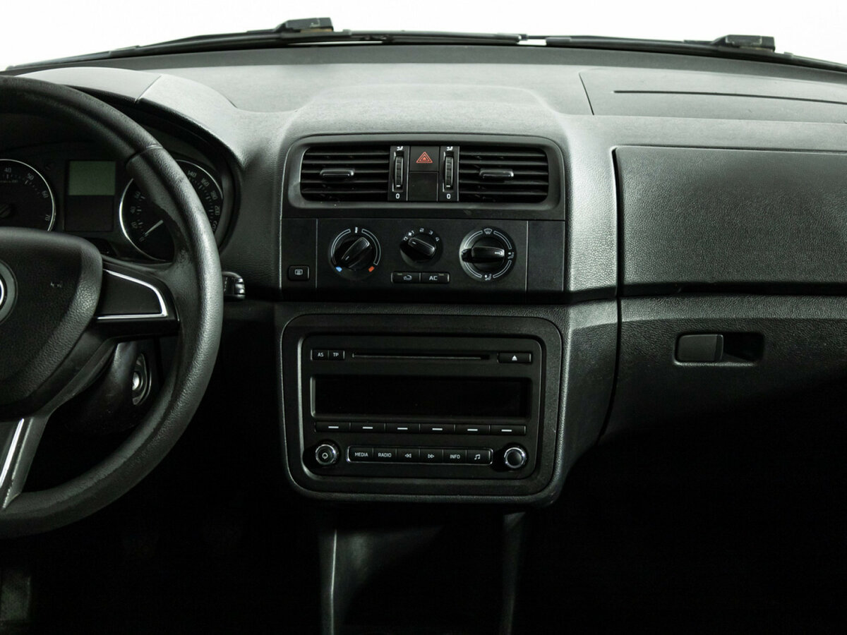 Skoda Fabia II Рестайлинг, 2014 Фото №12