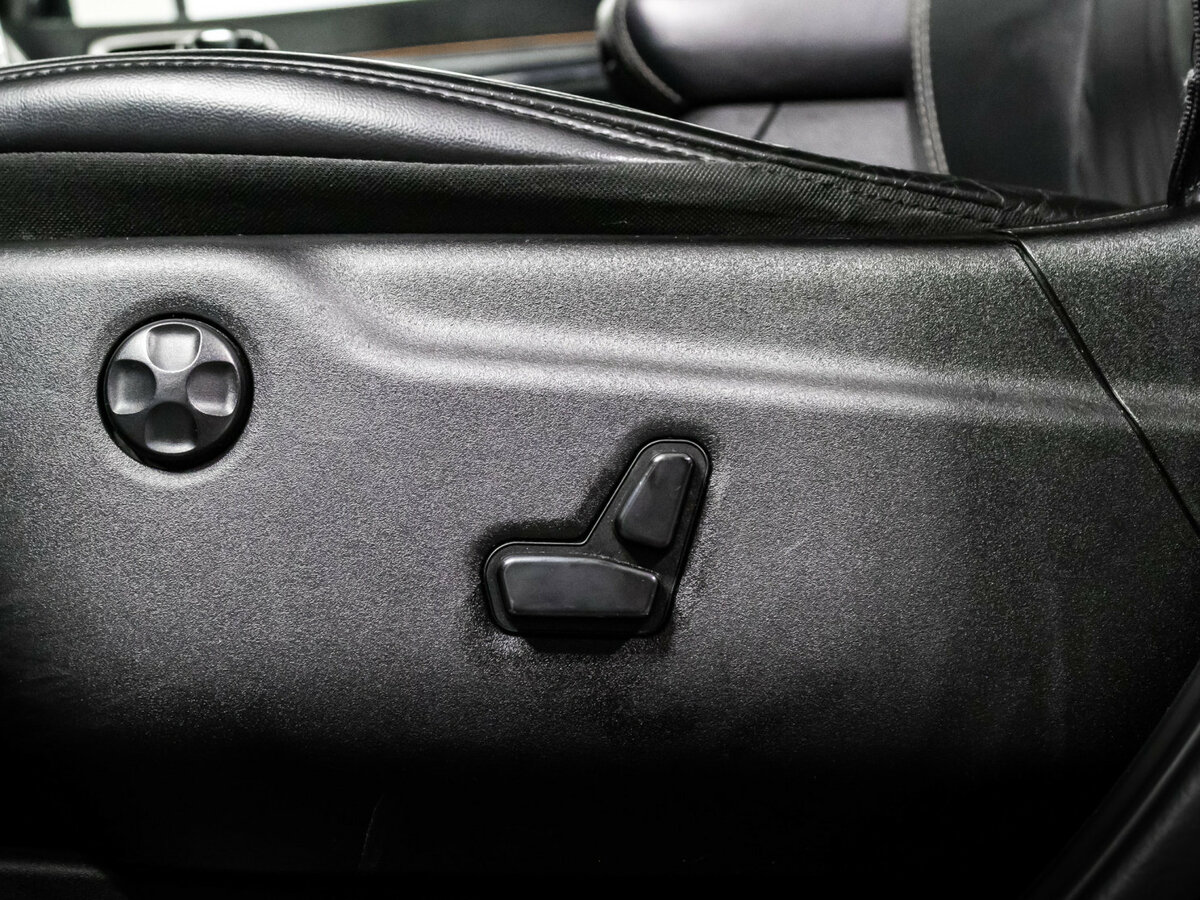 Jeep Grand Cherokee IV (WK2) Рестайлинг, 2014 Фото №14