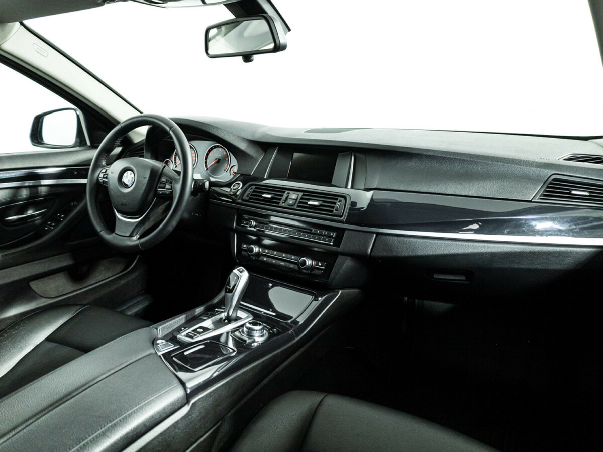 BMW 5 серии 520i VI (F10/F11/F07) Рестайлинг, 2016 Фото №9