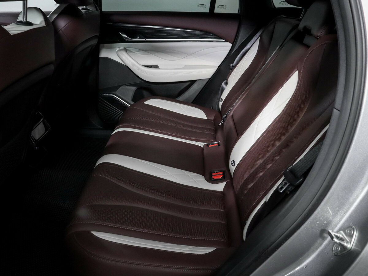 Geely Monjaro I, 2023 Фото №10